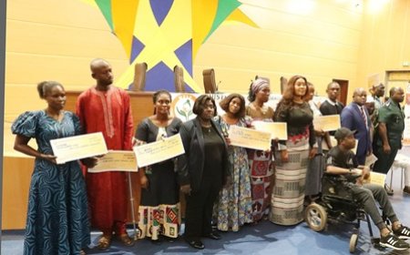 Solidarité et lutte contre la pauvreté : 35 bons médicaux et 92 kits de prêts AGR remis aux victimes des crises sociopolitiques issues de 10 régions du pays