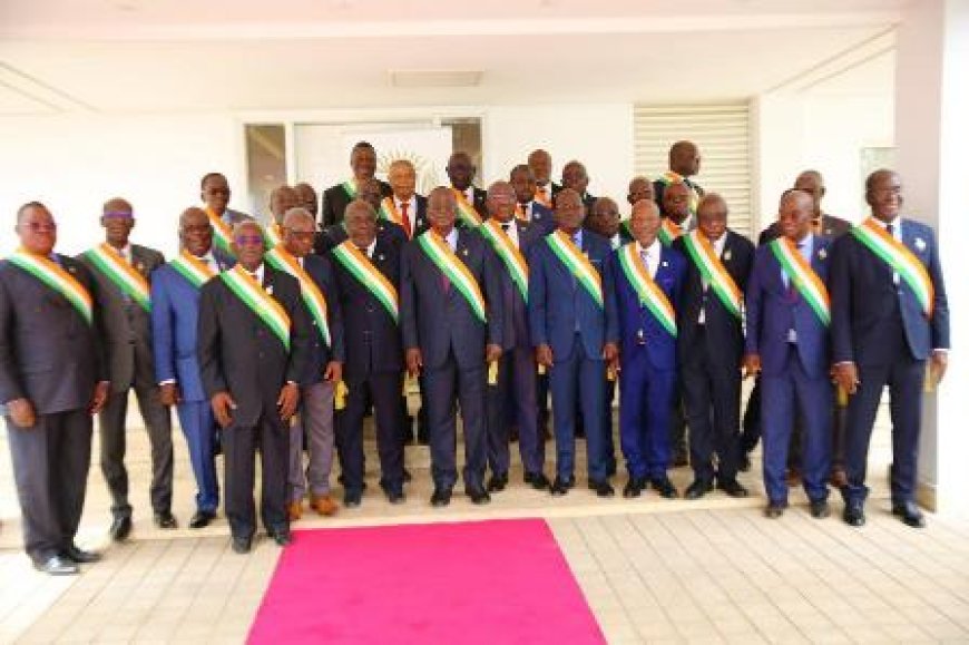 Les sénateurs présentent leurs vœux au Président du Sénat, Jeannot Ahoussou-Kouadio : Sénateurs, personnels administratifs et techniques saluent le leadership d’Ahoussou.