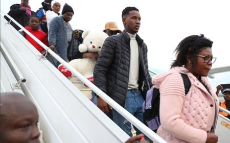 Rapatriement volontaire des Ivoiriens vivant en Tunisie : une première vague de 145 personnes et de 5 bébés accueillie par le Premier Ministre Patrick Achi