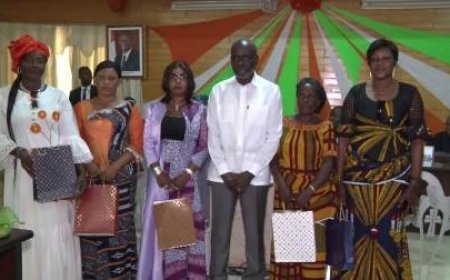 Yamoussoukro / Journée Internationale des Droits de la Femme : Le District habille 850 femmes aux couleurs de l’évènement