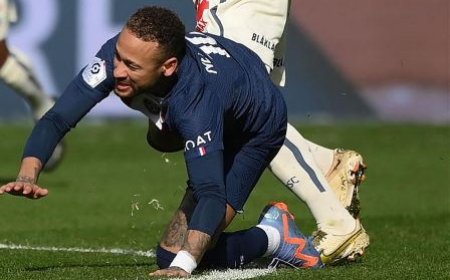 Neymar bientôt opéré de la cheville et absent « trois à quatre mois », annonce le PSG
