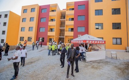 Logements sociaux et économiques : le Premier Ministre Patrick Achi remet les infrastructures primaires et 5 617 clés aux souscripteurs à Songon-Kassemblé