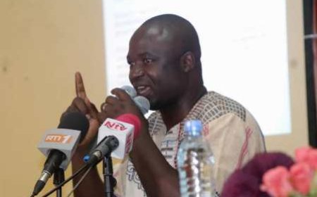 7e édition Djéguélé Festival: Dr. Soro Batcheni KASSOUM dévoile le sens de la Culture et le développement local aux populations de Boundiali