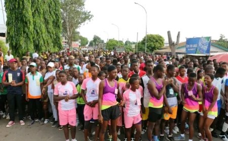 Bouaké: Les populations ont rendu un hommage à Joseph Taregue à travers un cross populaire.