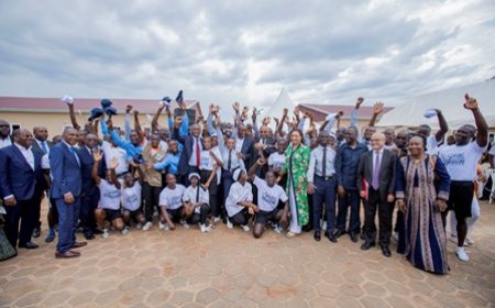 Promotion des valeurs civiques : le Premier Ministre Patrick Achi inaugure le nouveau centre de service civique de Bouaké destiné à accueillir 1 000 jeunes par an