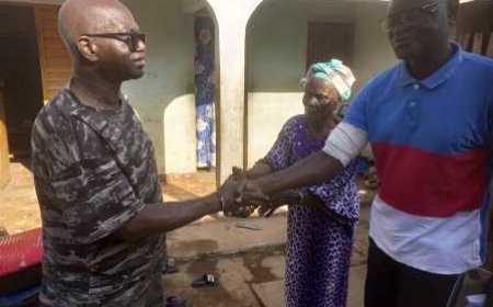 BOUAKÉ: Ladji Abou Sanogo reçoit l'aide du DG du trésor et Assahoré Konan Jacques