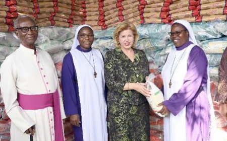 Carême chrétien : La première Dame offre des vivres à la communauté chrétienne