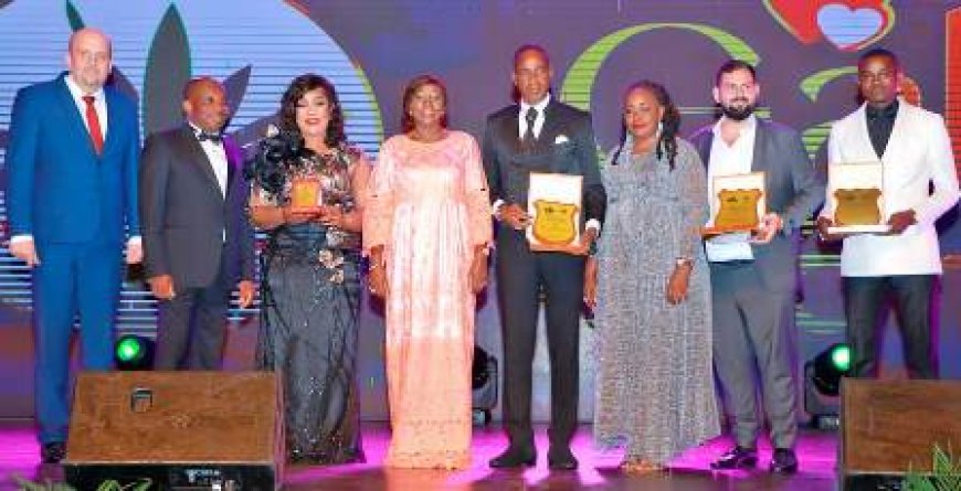 Yamoussa Coulibaly, le PDG de Challenge Immobilier International reçoit le prix de lutte contre les VBG