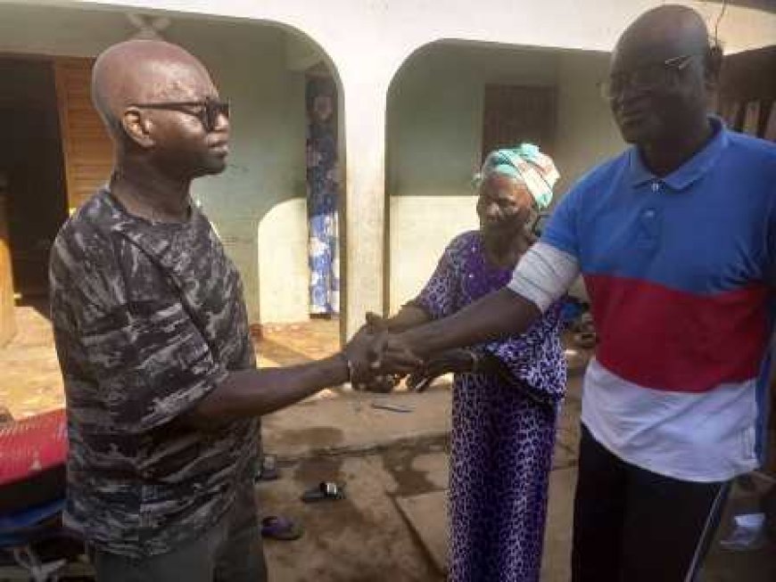 BOUAKÉ: Ladji Abou Sanogo reçoit l'aide du DG du trésor et Assahoré Konan Jacques