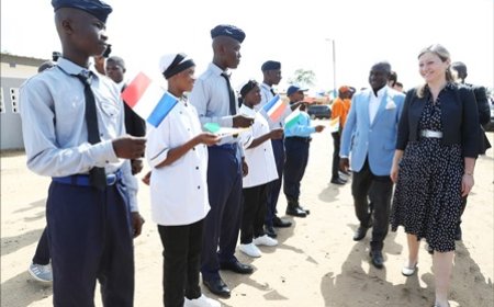 Service civique et insertion professionnelle : La présidente de l'Assemblée nationale française visite les pensionnaires du Centre de service civique de Bimbresso