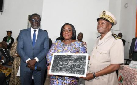 Modernisation de l’administration : remise officielle de 55 bornes tactiles et des lettres de mission aux cellules focales de proximité de l’OSEP