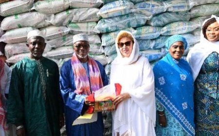 Jeûne musulman : Dominique Ouattara offre plus de 100 millions Fcfa de vivres