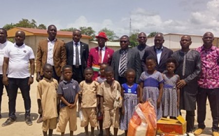 San-Pedro : Pérennisation des cantines scolaires : L'ONG ''Mon enfant, mon futur'' offre des vivres au groupe scolaire Baba 3 et 4.