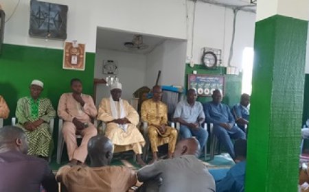 Man / Religion : Les anciens de l'AEEMCI réhabilitent mosquée de Zélé