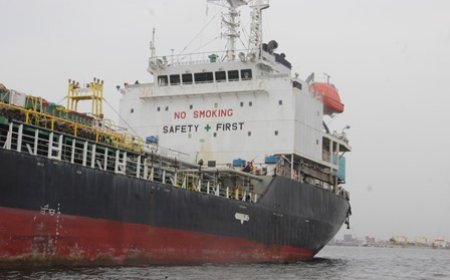 Un pétrolier Singapourien victime de piraterie en haute mer retrouvé par la Marine nationale