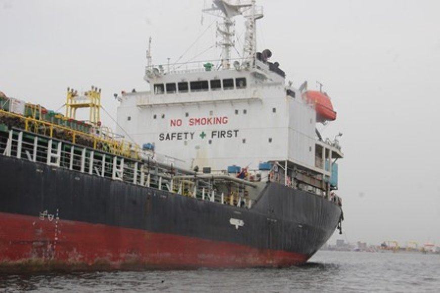 Un pétrolier Singapourien victime de piraterie en haute mer retrouvé par la Marine nationale