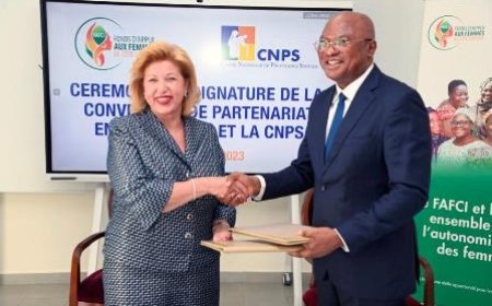 Souscription des bénéficiaires du FAFCI au RSTI : Dominique Ouattara signe une convention avec la CNPS
