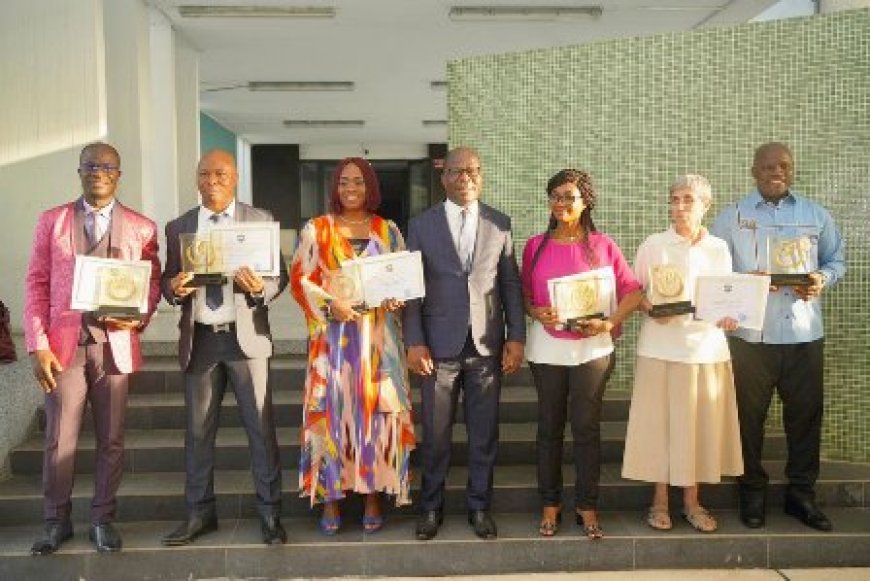 Prix National d'Excellence 2022/ 6 lauréats classés 2èmes et 3èmes reçoivent le "trophée Pierre Dimba"