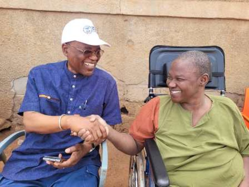 Des fauteuils roulants et autres… aux personnes en état de handicaps moteurs, Dr Coulibaly   Issa Malick à leurs rescousses