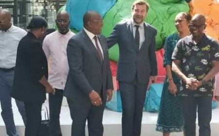 VivaTech 2023 Paris : le ministre Amadou Coulibaly fait une visite d'imprégnation à la Station F