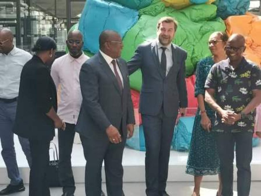VivaTech 2023 Paris : le ministre Amadou Coulibaly fait une visite d'imprégnation à la Station F