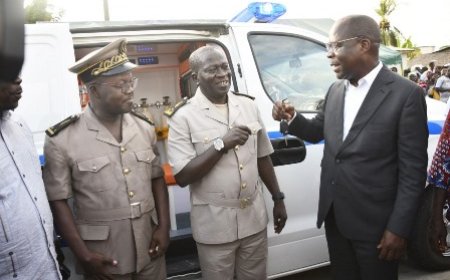 Agneby-Tiassa : Le Ministre Pierre Dimba dote le Centre de Santé Rural d'Odoguié de matériels médicalisés d'une valeur de 117 millions FCFA