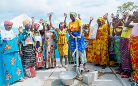 Bénéficiaires d'un forage construit sur leur site de maraîcher de 25 ha par le Conseil régional: les femmes de la coopérative "Siemetcha" de Kakpéliakaha (Ferkessédougou) reconnaissantes au gouvernement
