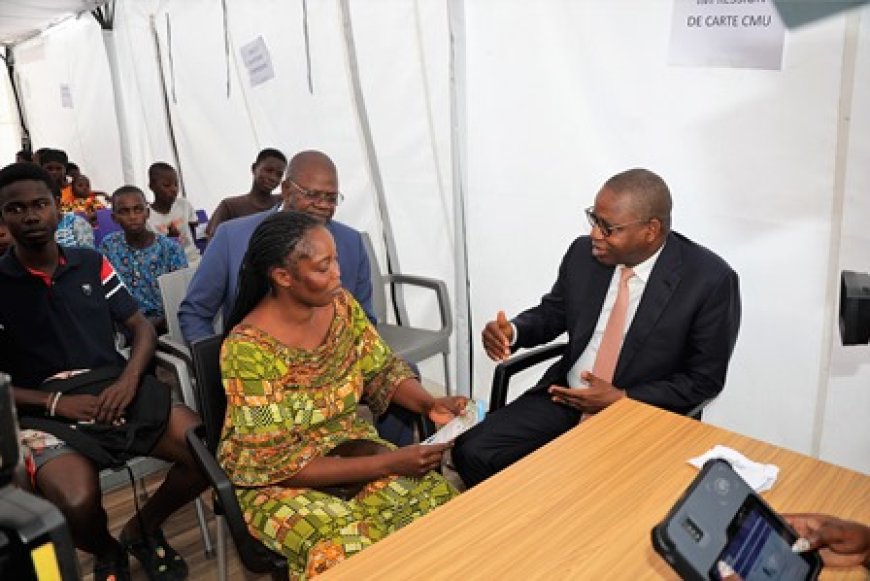 Enrôlement à la CMU : Le ministre Adama Kamara s'assure du bon fonctionnement du site "IN SITU" du quartier Zone 4 avec une capacité de production de 2.000 cartes/jour