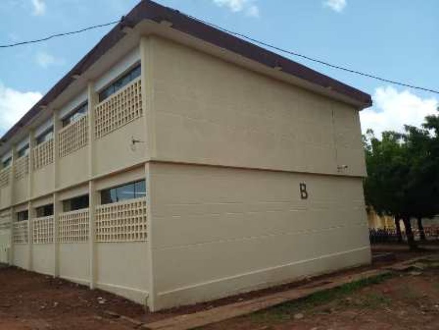 Gbêkè : Manssa Bank offre un bâtiment entièrement réhabilité flambant neuf au Lycée moderne Martin Luther King de Bouaké