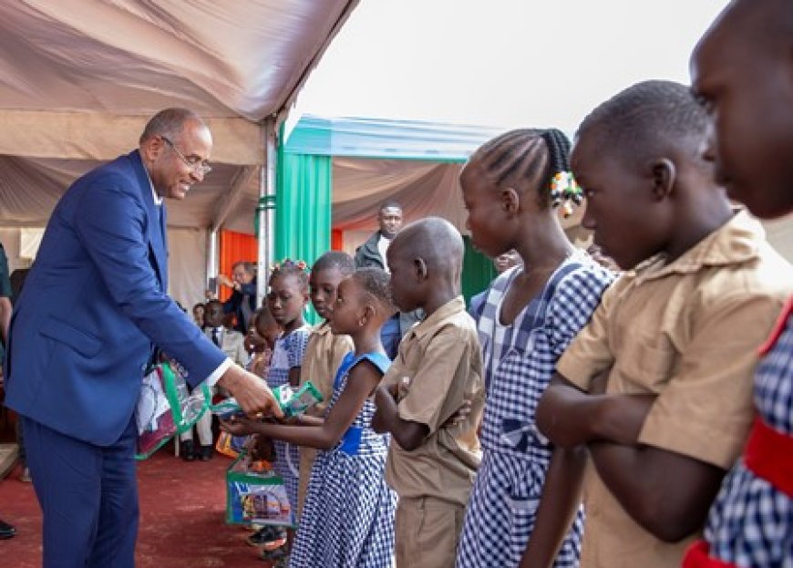 Rentrée scolaire 2023-2024 : le Premier Ministre Patrick Achi lance officiellement la distribution de 3 769 663 kits scolaires