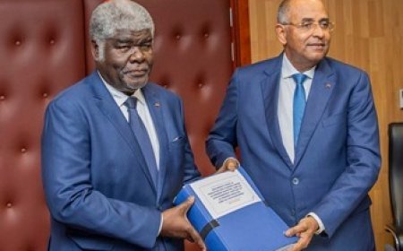 Passation de charges : le nouveau Premier Ministre Robert Beugré Mambé déterminé à continuer l'œuvre  de son prédécesseur au bénéfice du développement du pays