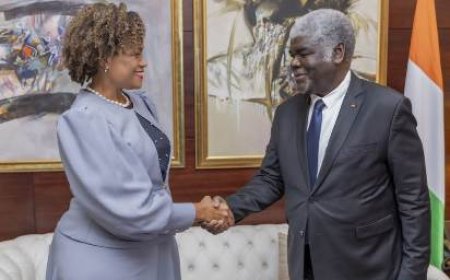 L'Ambassadeur des Etats-Unis, Jessica Davis Ba, a rencontré le Premier Ministre Robert Beugré Mambé et l’a félicité pour sa nomination.