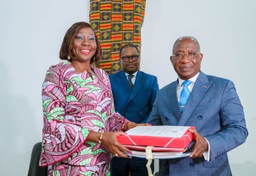 Passation de charges : le nouveau ministre des Affaires étrangères Kacou Houaja Léon Adom s’engage à œuvrer en faveur du repositionnement du pays sur la scène internationale