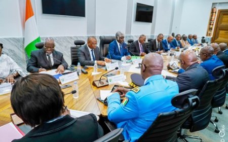 Organisation de la CAN et de la Ligue des Champions féminine 2023 : le Premier Ministre, Robert Beugré Mambé, engage les commissions à plus d'efficacité et de célérité