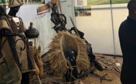 44e Conférence ministérielle de la Francophonie à Yaoundé : la ministre Françoise Remarck visite le Musée National du Cameroun