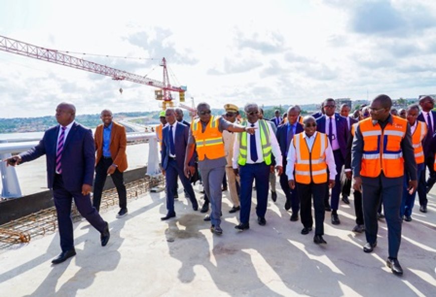 4e pont d'Abidjan : le Premier Ministre Robert Beugré Mambé s'imprègne de l'évolution des travaux