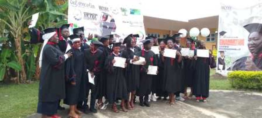 Gbêkè/40 étudiants du groupe écoles HETEC reçoivent leurs parchemins au cours d’une cérémonie de graduation