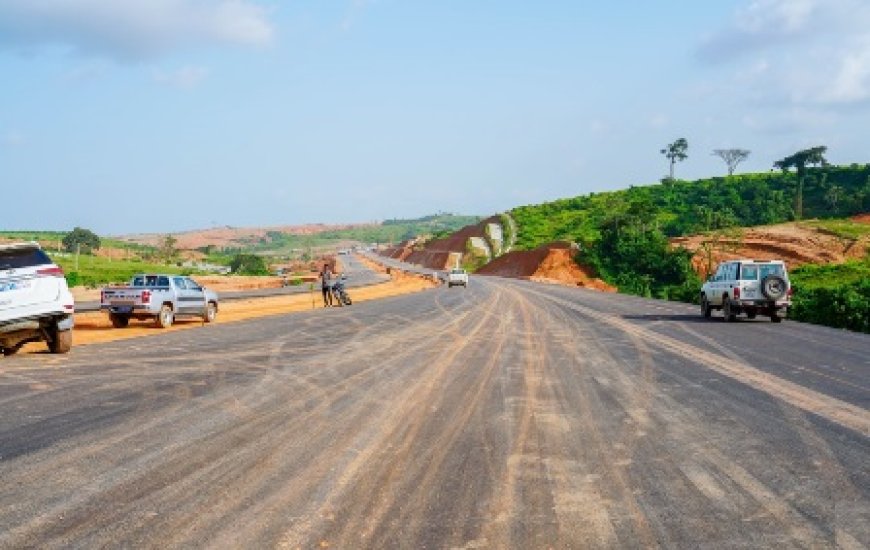 Visite de chantier de la voie de contournement d'Abidjan : les voies d’accès au stade d’Ebimpé opérationnelles d’ici au 10 décembre 2023 (ministre Amedé Koffi Kouakou)