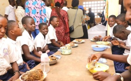 Projet SWEDD-Education / Appui alimentaire : la ministre Belmonde Dogo visite l’espace sûr et la cantine du Lycée Moderne Kennedy de Daloa