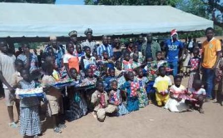 Lataha Noël 2023 :2e édition le Conseiller Spécial  du Premier Ministre et le Rotaract du District 9101 cadeautent les enfants