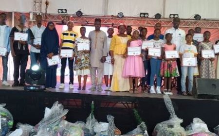 Gbêkè/Noël d’excellence 2023 : Le maire Amadou Koné offre environ 5000 cadeaux aux enfants de Bouaké