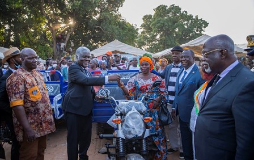 Le Premier Ministre Robert Beugré Mambé lance l’opération de distribution de kits maraîchers aux producteurs
