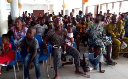 Noël de rêve à Yopougon-Azito La chefferie et Karpowership offrent 36 instruments de musiques et gâtent les tout-petits.