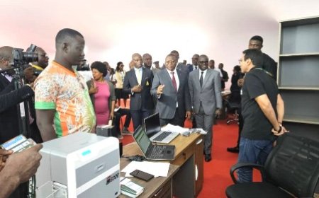 CAN 2023 : le ministre Amadou Coulibaly visite le site principal de la presse au Palais de la Culture de Treichville