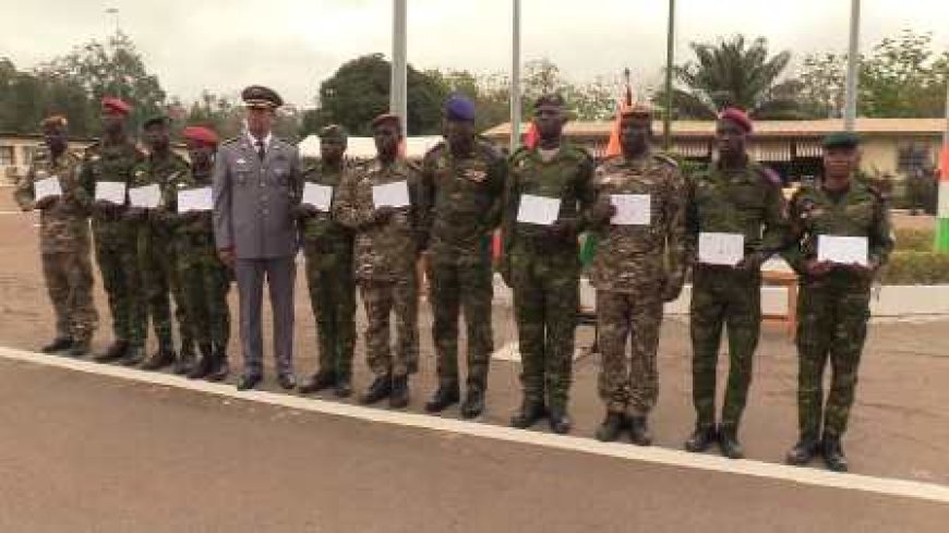 Les Militaires parachutistes Ivoiriens reçoivent leur Brevet après une formation au Maroc