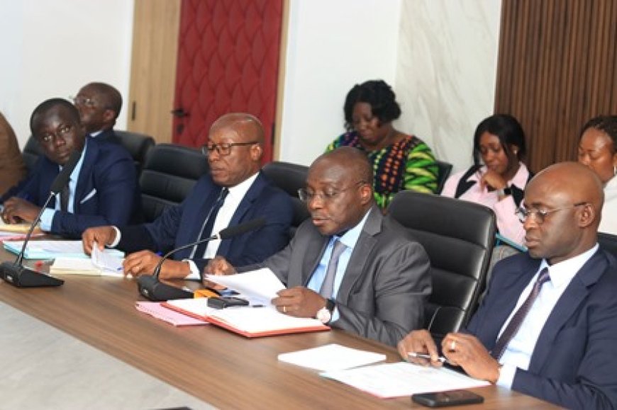 Assainissement de la ville d’Abidjan : les ministres Jacques Assahoré Konan et Bouaké Fofana engagent la lutte contre la pollution olfactive de la lagune Ébrié