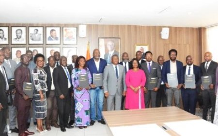 Communication : le ministre Amadou Coulibaly reçoit la première promotion des diplômés du programme Executive Master en Management des Médias