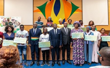 Réintégration des migrants de retour en Côte d'Ivoire : des chèques d’un montant global de 98,7 millions de FCFA remis à 96 bénéficiaires