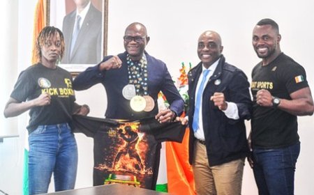 Championnat du monde de kick-boxing : le ministre délégué aux Sports, Adjé Silas Metch, félicite les trois Éléphants boxeurs médaillés