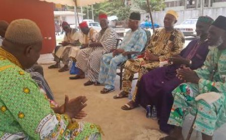 Tchologo : Les chefs communautaires du département de Ferké rendent hommage au chef de canton Kpagnan Tiepogo